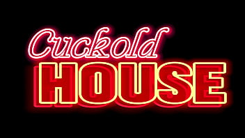 Gata safada trepando com o namorado corno e mais dois caras