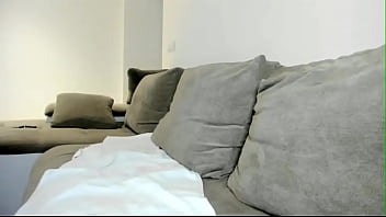 Joy tocandose ante la camara