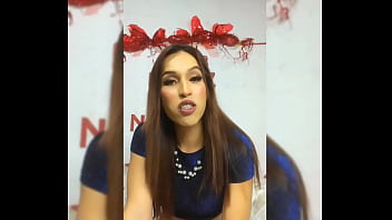 Feliz Año Nuevo De Perrita Con El Dildo thumbnail