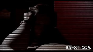 Hottie takes it up the arse