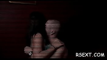 Hottie takes it up the arse