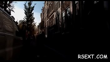 Hottie takes it up the arse