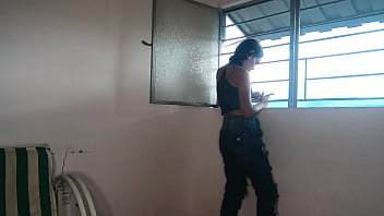 Quien ve a mi hermanastra pareciera que no le gustara mi verga y se la folla completa historia completa