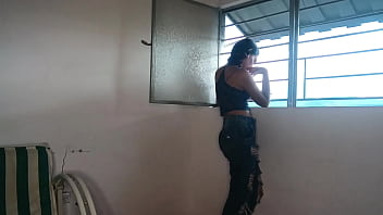 Quien ve a mi hermanastra pareciera que no le gustara mi verga y se la folla completa historia completa