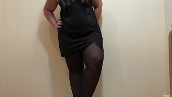 Pissing and trampling on a dildo a curvy milf with a hairy cunt produces a lot of urine dirty foot fetish