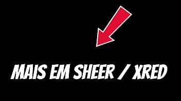 Ele vai fundo em mim com seu pau grande me olhando no olho e me faz de putinha do jeito que eu gosto