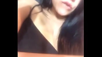 Terrible morocha masturbandose