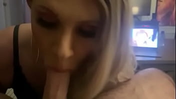 Travesti Gringa Le Encanta Mamar thumbnail