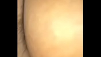 Dei só no cuzinho dela