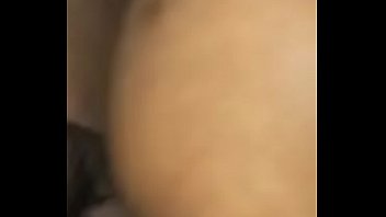 Dei só no cuzinho dela