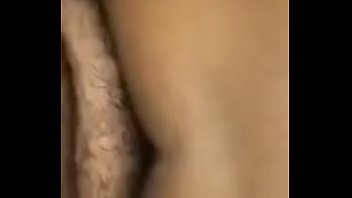 Dei só no cuzinho dela