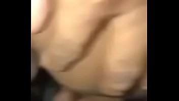 Dei só no cuzinho dela