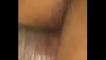 Dei só no cuzinho dela