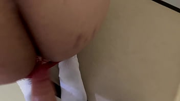 Hay padrastro no me frotes tu verga que me pongo caliente y se me antoja que metas tu polla en mi coño