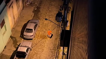 Olhem o urso retornando pro motel tinha ido buscar tk