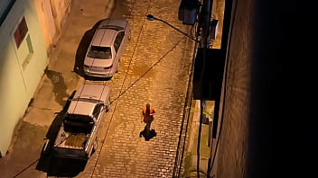 Olhem o urso retornando pro motel tinha ido buscar tk