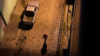 Olhem o urso retornando pro motel tinha ido buscar tk