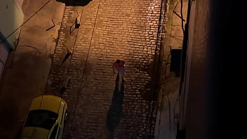 Olhem o urso retornando pro motel tinha ido buscar tk