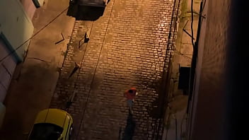 Olhem o urso retornando pro motel tinha ido buscar tk