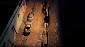 Olhem o urso retornando pro motel tinha ido buscar tk Olhem o urso retornando pro motel tinha ido buscar tk