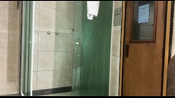 Sexo no banheiro com uma negra gostosa que eu conheci no pagode