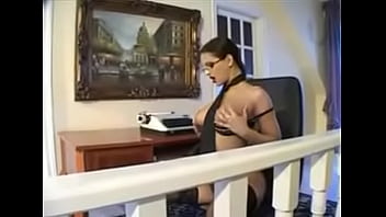 Secretary eve is working and fooling around