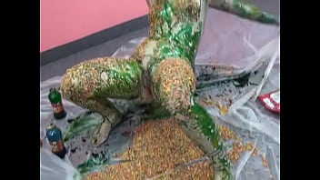 Sweet veronica snow wants ketchep and a hot fuck on the floor