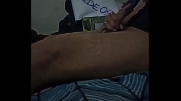 Masturbación y eyaculo frente a cámara