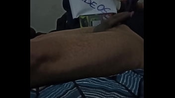 Masturbación y eyaculo frente a cámara