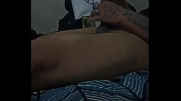 Masturbación y eyaculo frente a cámara