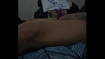 Masturbación y eyaculo frente a cámara