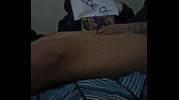 Masturbación y eyaculo frente a cámara