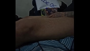 Masturbación y eyaculo frente a cámara