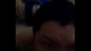 Lamiendo un riquísimo culo