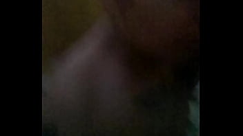 Lamiendo un riquísimo culo