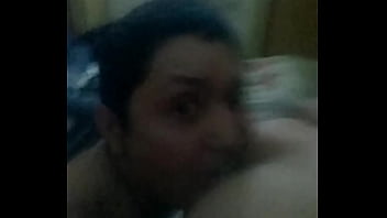 Lamiendo un riquísimo culo