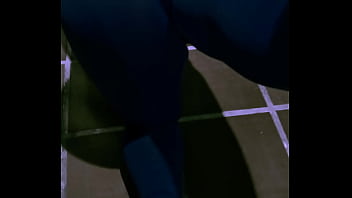 Ellie Sanches Se Exibindo Na Garagem De Casa thumbnail