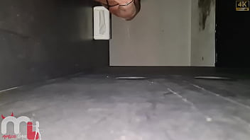 O corno deixou o safado branquelo fazer o que queria comigo depois nao pode reclamar se eu engravidar de outro