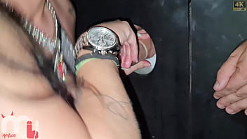 O corno deixou o safado branquelo fazer o que queria comigo depois nao pode reclamar se eu engravidar de outro