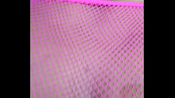 Cuzinho guloso piscando plug anal