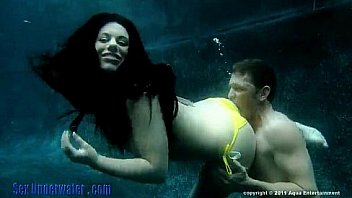 Bella reese pleasuring my man unsplitted