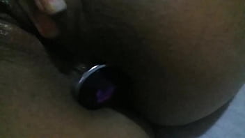 Adoro um plug adoro ser fodida