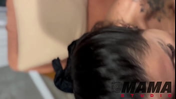 Mama studio mascarado arrombando o cú da milf grátis