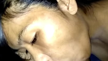 สาวพยาบาลช่วยให้ฉันน้ำแตกด้วยปากของเธอ