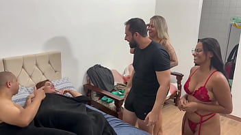 Isso que é um presente de aniversário olha essa suruba surpresa Isso que é um presente de aniversário olha essa suruba surpresa