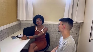 Fudendo com a recepcionista da academia