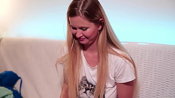 The blonde showed off her blowjob skills