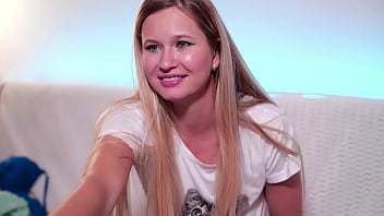 The blonde showed off her blowjob skills