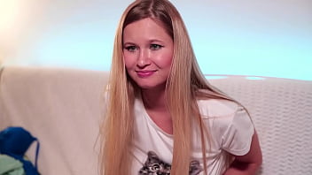 The blonde showed off her blowjob skills