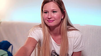 The blonde showed off her blowjob skills